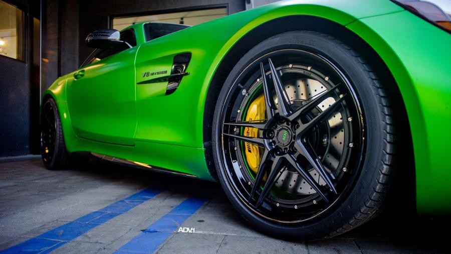 Детали экстерьера Mercedes-AMG GT R on ADV.1 Wheels (ADV05 TRACK SPEC) 2017 года  (фото 14 из 19)